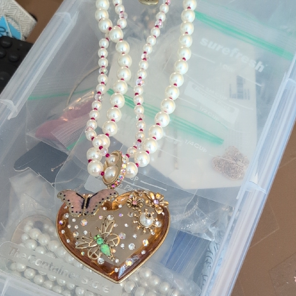 Elegant Pearl Necklace with Heart Pendant
